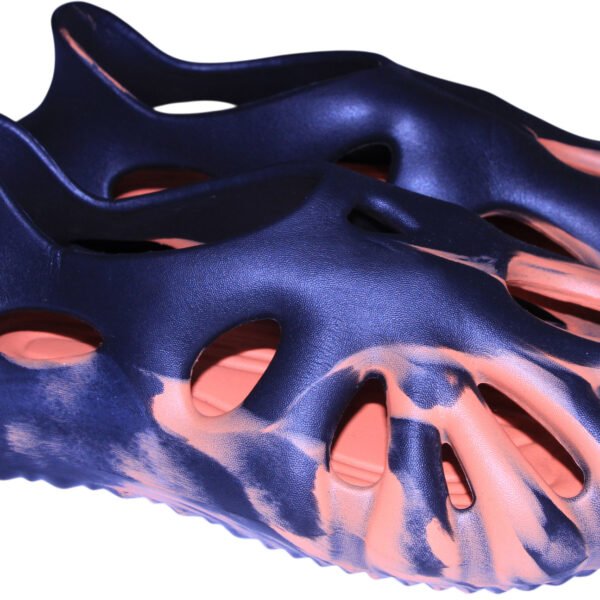 Crocs - image 1