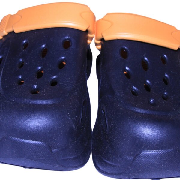 Crocs - image 3