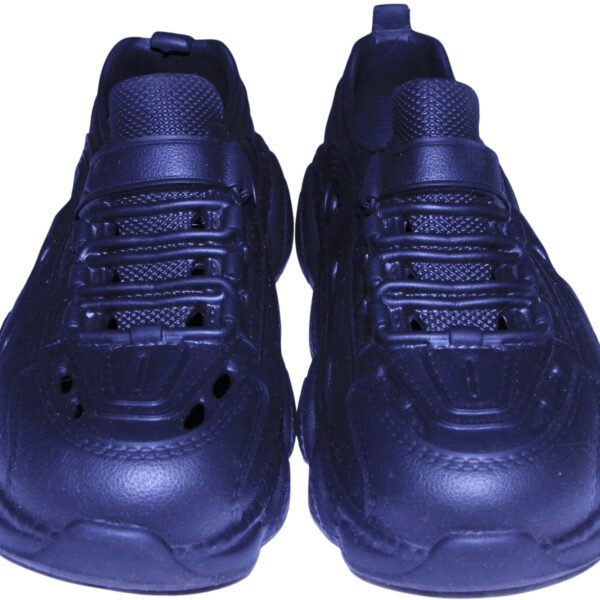Crocs - image 2