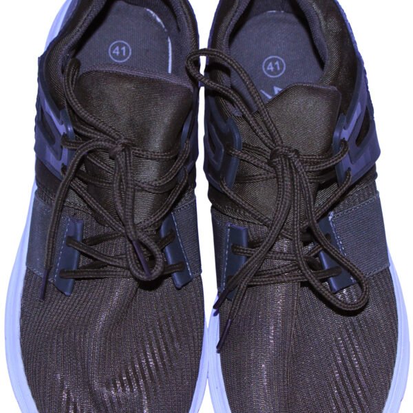 athletic shoes - image 4