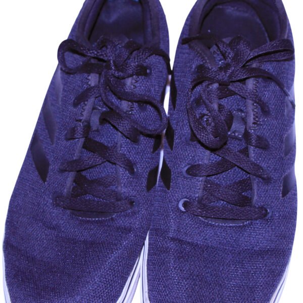 Nike shoes - image 2