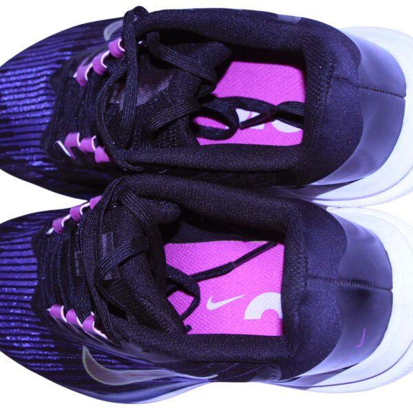 Nike shoes - image 5