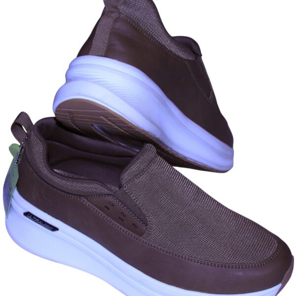 Skechers shoes - image 4